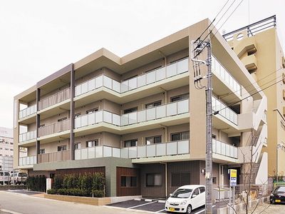 モダンな建物の外観