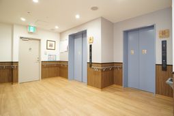 清潔なエレベーターホール