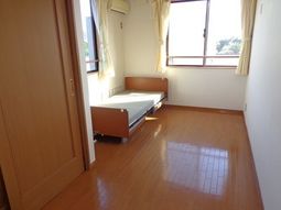 明るい個室空間