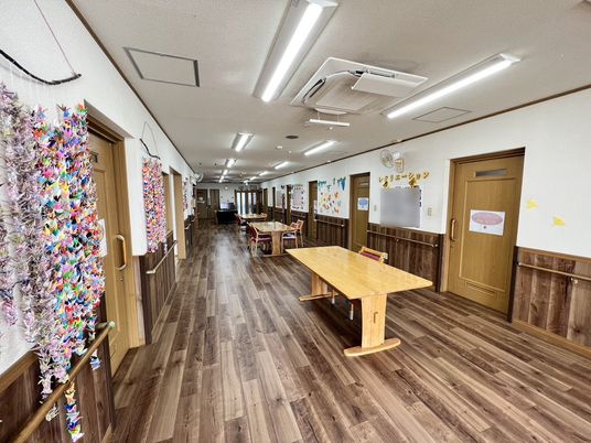 廊下に手作り装飾