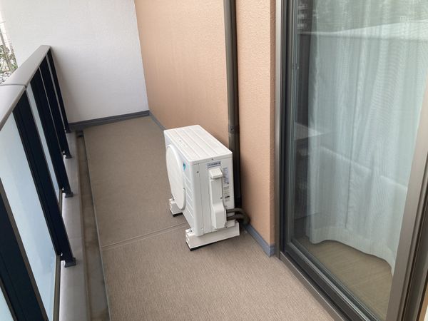 清潔な空間のバルコニー  