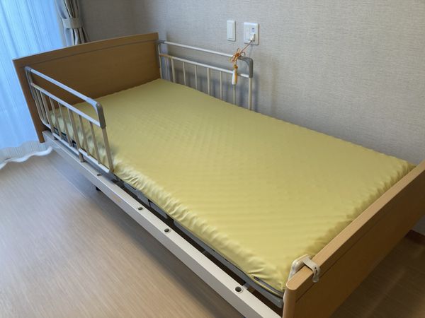 快適なベッドのある居室