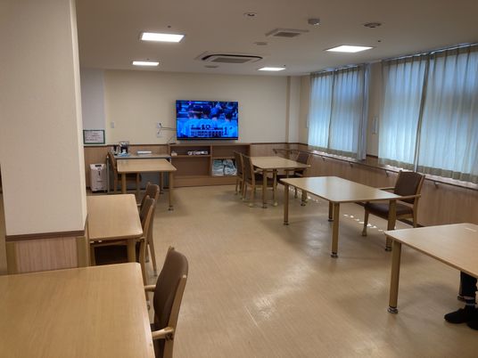 テレビのある共有スペース