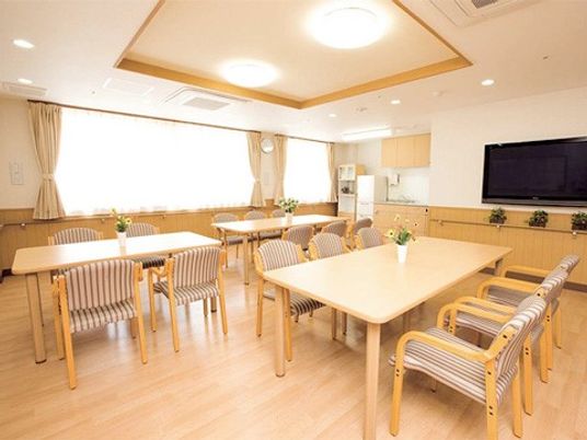 清潔感ある食堂の光景