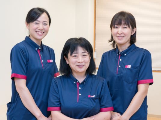 桜前の施設外観