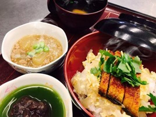 和風の食事セット