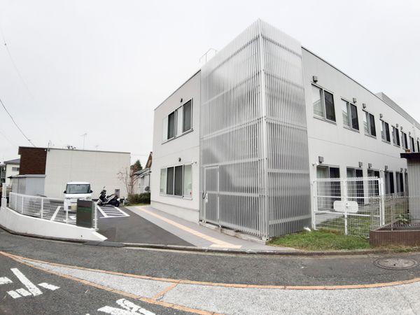 スタッフ駐車場付き居室