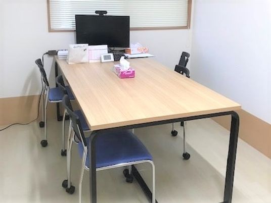 スタッフ用オフィスデスク