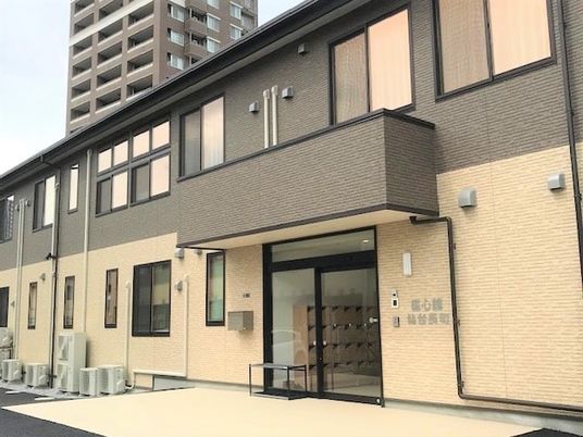 きれいな建物のエントランス