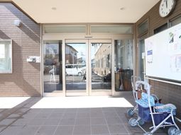 明るい入口エリア