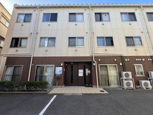 三階建ての外観