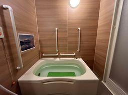 落ち着く雰囲気のお風呂場