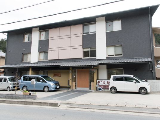 建物外観のエントランス部分