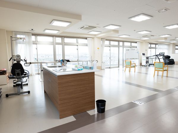 機能訓練室の広々空間