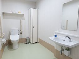 清潔な洗面トイレ空間