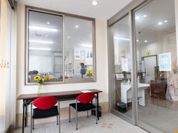 明るい待合スペース