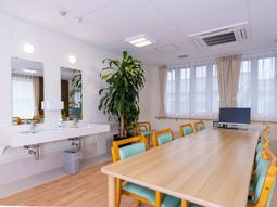 清潔なダイニング空間