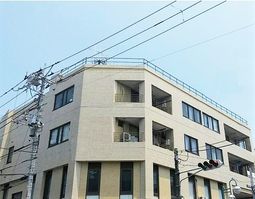 多階層の建物外観