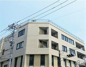 モダンな建物の外観