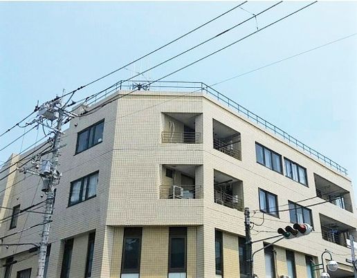 モダンな建物の外観