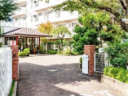 緑豊かなエントランス