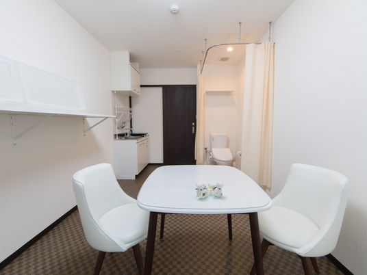 居室のキッチンとダイニング