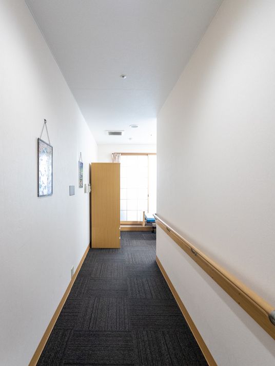 手すり付きの廊下