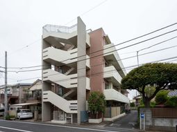 現代的な建物外観
