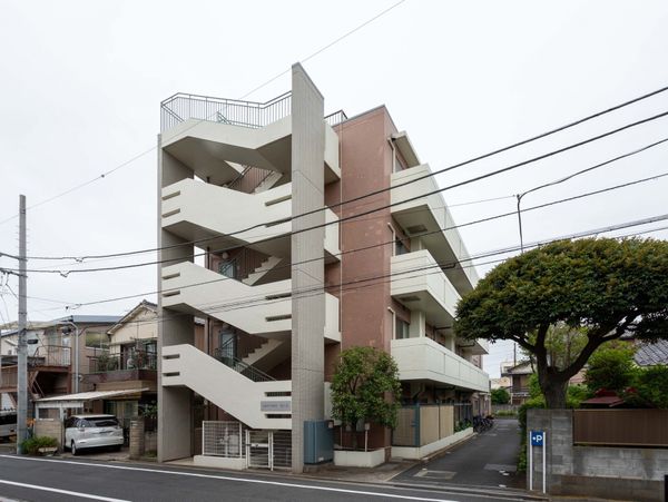 現代的な建物外観