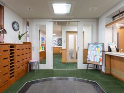 広々としたエントランス