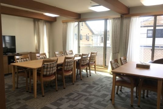 日差しが差し込む部屋