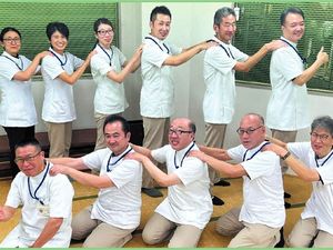 スタッフの集合写真です  