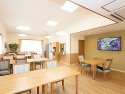 明るい食堂の様子