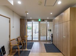 エントランスにある待合スペース