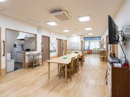 明るく広々とした居室