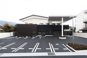 駐車スペースの外観