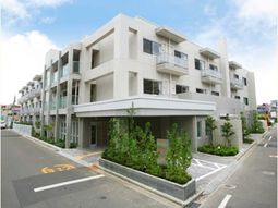 新しい建物の外観