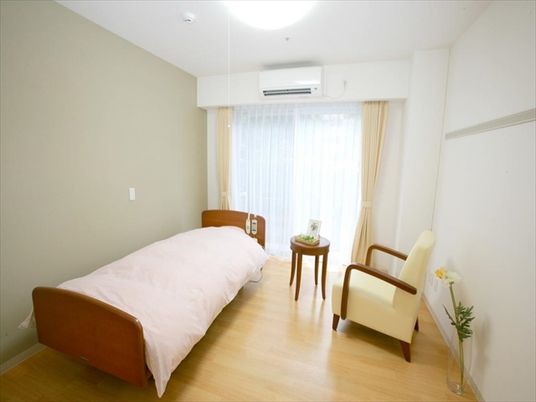 居室の明るいインテリア