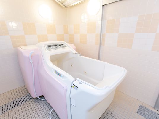 特殊浴槽の浴室