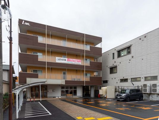 モダンな建物の外観
