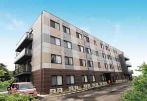 広々とした建物外観