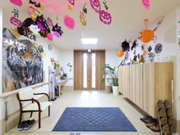 ハロウィン飾りのエントランス