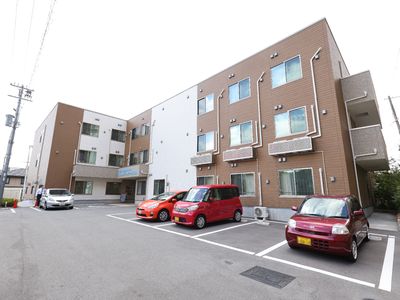 多階層の建物外観