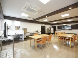 明るいダイニングの様子