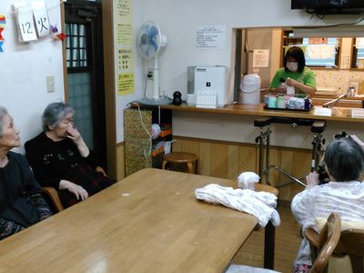 日常生活の様子施設食堂