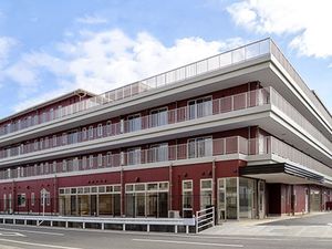 外観の建物全景  
