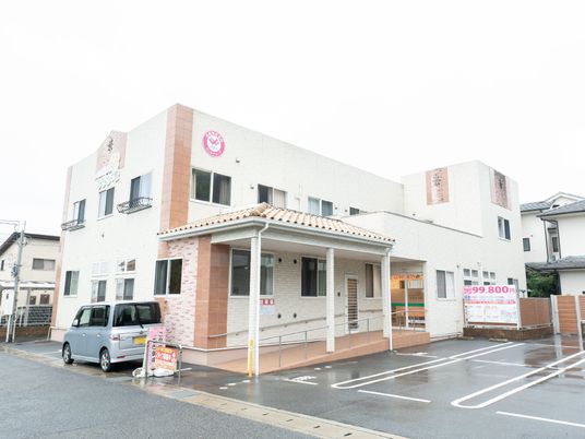 清潔感のある建物の外観
