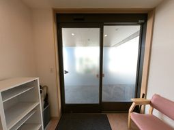落ち着いた雰囲気の居室