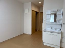 広々とした明るい居室