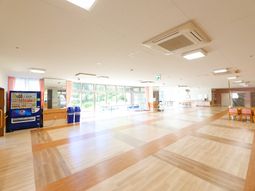 広々した明るい多目的室